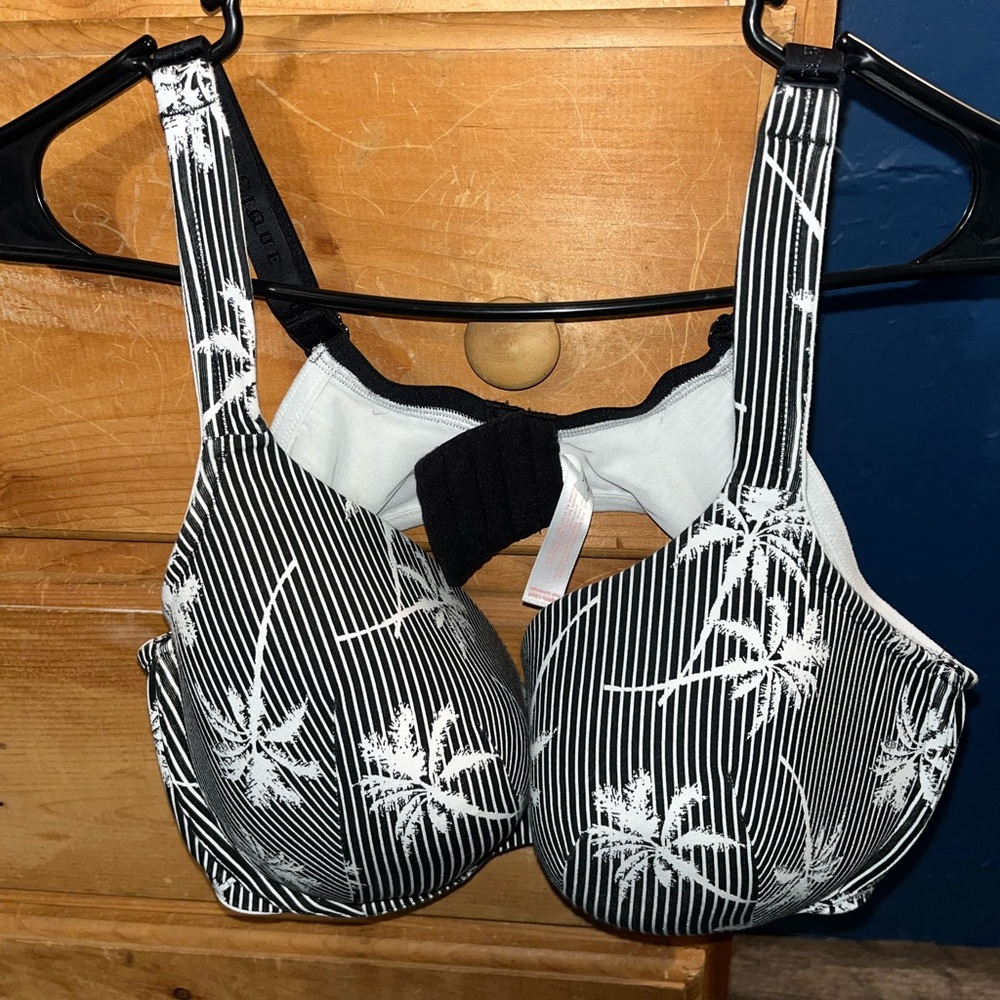 Cacique 44D bra